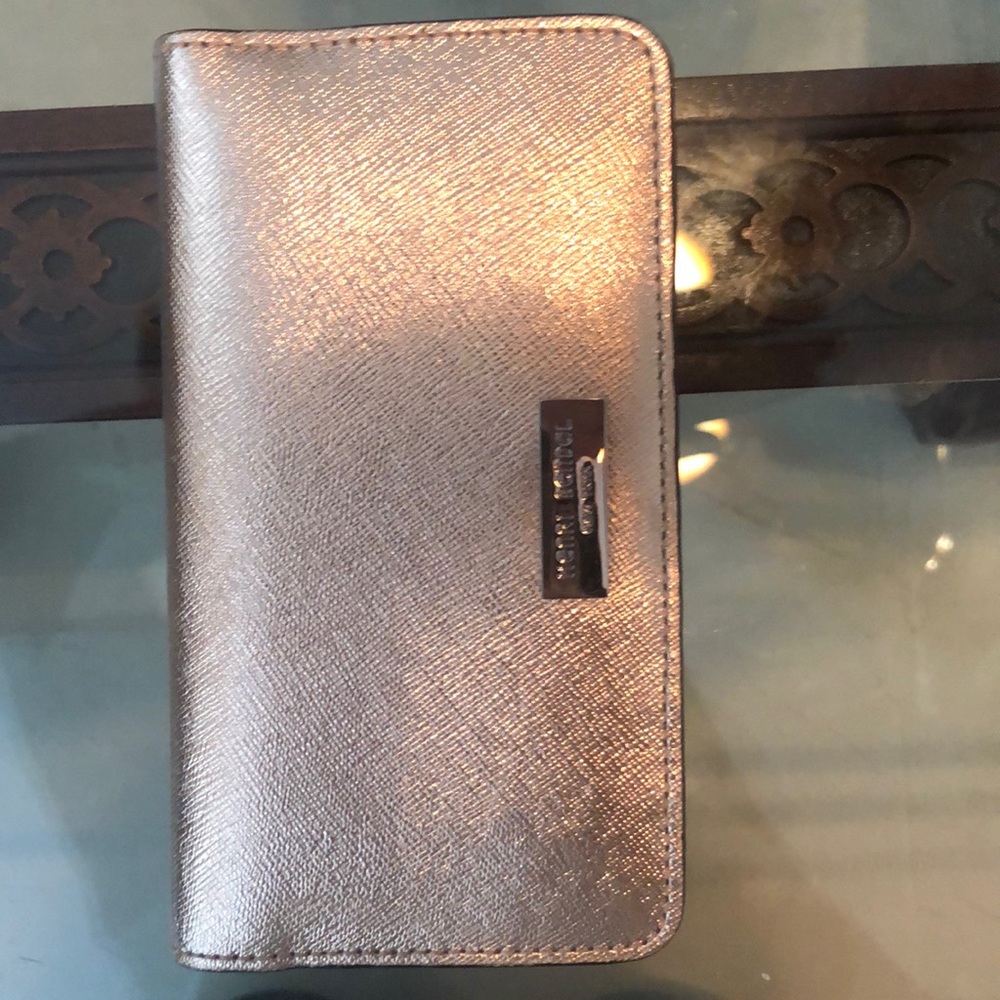 Henri Bendel Phone holder/wallet